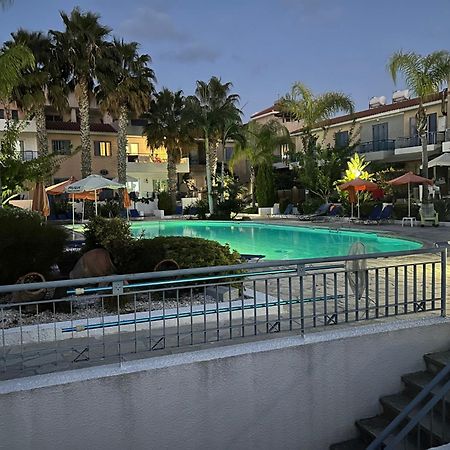 Exceptional Townhouse Villa Paphos ภายนอก รูปภาพ