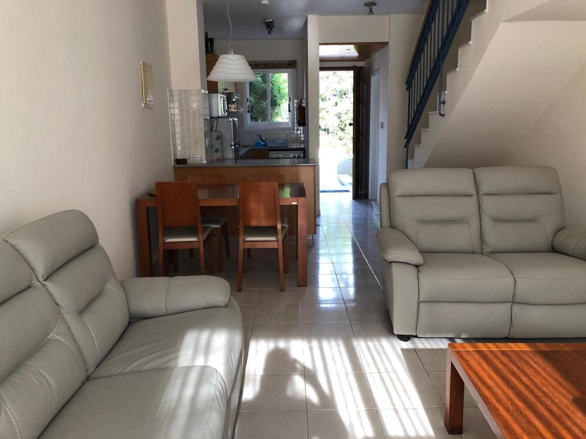 Exceptional Townhouse Villa Paphos ภายนอก รูปภาพ