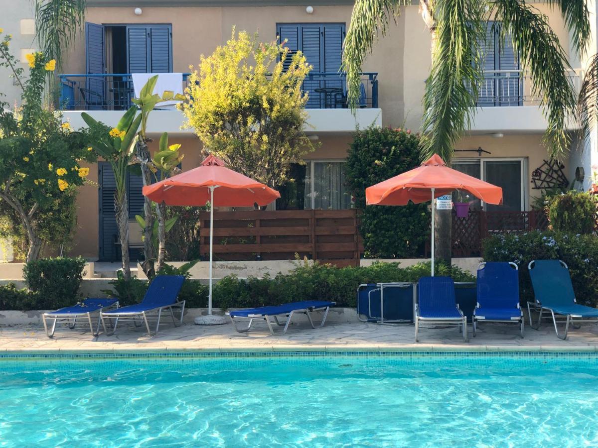 Exceptional Townhouse Villa Paphos ภายนอก รูปภาพ