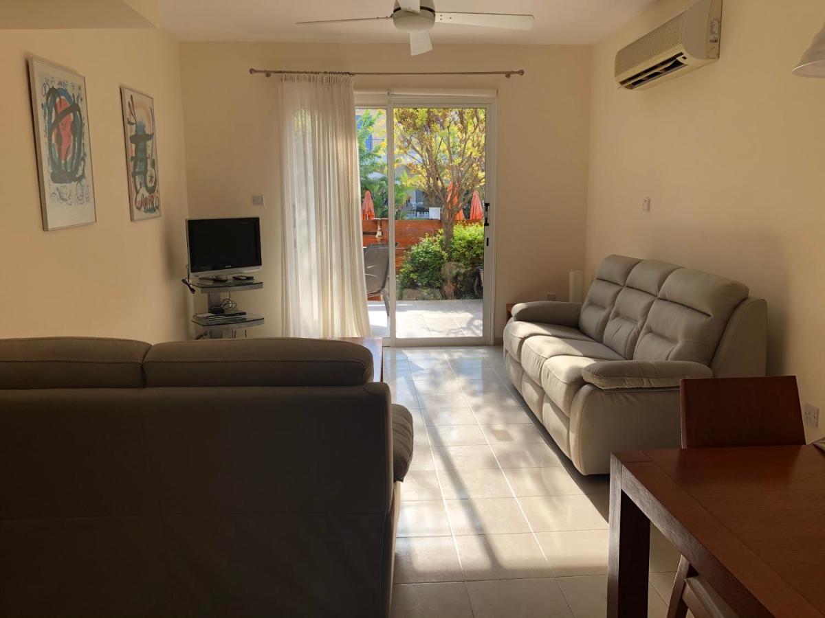 Exceptional Townhouse Villa Paphos ภายนอก รูปภาพ