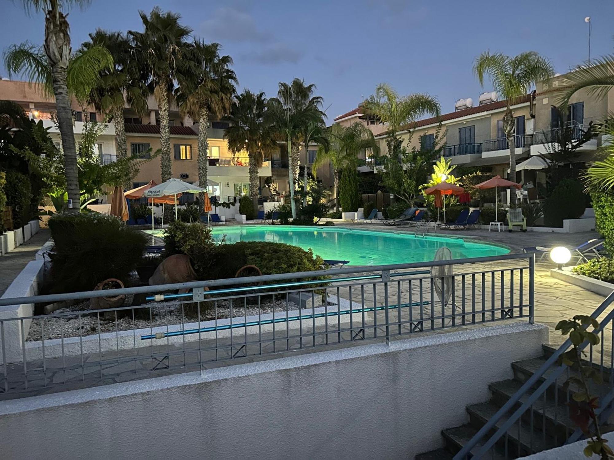 Exceptional Townhouse Villa Paphos ภายนอก รูปภาพ